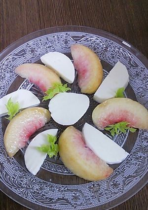 桃とモッツレラチーズのサラダ-レシピのメイン写真