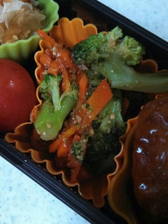 お弁当に☆人参とブロッコリーのごま和え-レシピのメイン写真