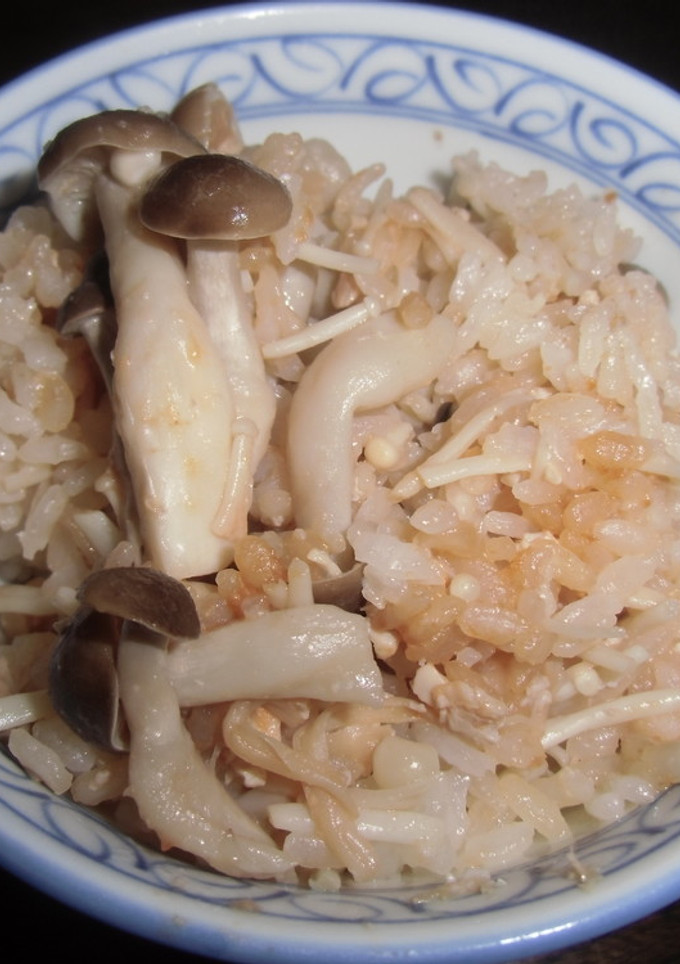 うま!♪イカの塩辛とキノコの炊き込みご飯-レシピのメイン写真
