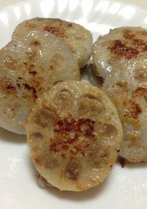 適当でも美味しい挽肉のレンコン挟み揚げ-レシピのメイン写真