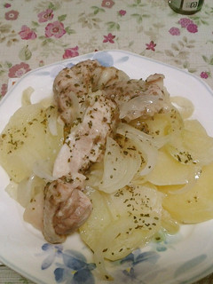 ジャガイモと鶏モモ肉のワイン蒸し-レシピのメイン写真