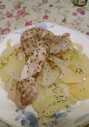 ジャガイモと鶏モモ肉のワイン蒸し-レシピのメイン写真