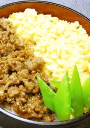 鳥そぼろ二色丼-レシピのメイン写真