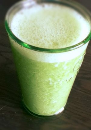 簡単 青梗菜で基本のグリーンスムージー-レシピのメイン写真