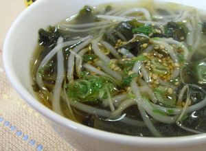 もやしが主役♪韓国風もやしスープ-レシピのメイン写真