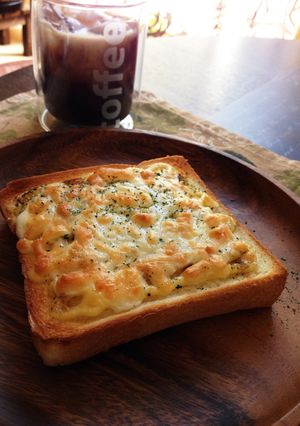 朝食の定番♡チーズマヨ♡トースト-レシピのメイン写真