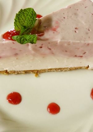 カシスジャムのふんわりチーズケーキ-レシピのメイン写真