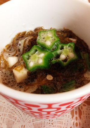 麺つゆで和えるだけ♡簡単ネバネバもずく-レシピのメイン写真