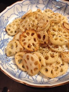 簡単♪れんこんのガーリックバター炒め-レシピのメイン写真