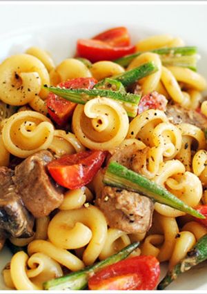鰹のタタキとオクラの冷製ショートパスタ-レシピのメイン写真