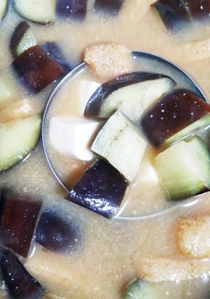 揚げない！油で炒めた揚げ焼き茄子の味噌汁-レシピのメイン写真