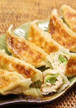 アボカド好きには最高☆アボカド餃子-レシピのメイン写真