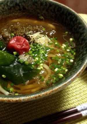 カフェ風簡単梅とろろ昆布うどん-レシピのメイン写真