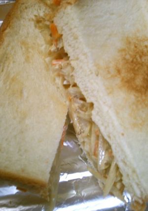 ランチに リメイク ごぼうサラダ サンド-レシピのメイン写真