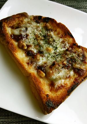 こんにゃくde味噌田楽風トースト-レシピのメイン写真