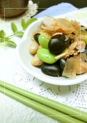 お箸の練習にも✾かつお節on蒸し豆-レシピのメイン写真