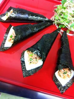 混ぜるだけ!ツナキムチ海苔巻き-レシピのメイン写真