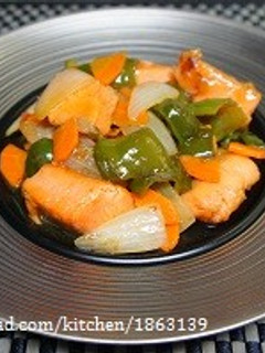 ぽん酢で減塩☆鮭と野菜の甘酢炒め-レシピのメイン写真