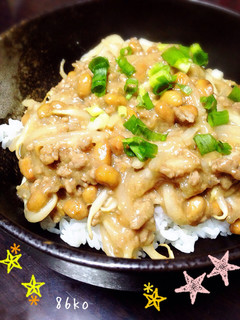 スグ出来!ひき肉もやし納豆丼!-レシピのメイン写真