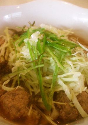 千切りキャベツと肉団子のラーメン-レシピのメイン写真
