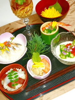 スーパーのパック寿司を高級料亭風に♪-レシピのメイン写真