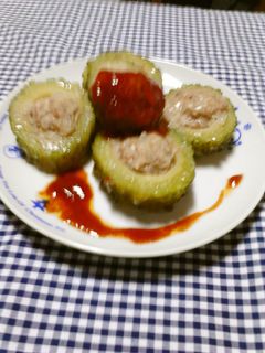 簡単★肉詰めゴーヤ〜ニンニクトマトソース-レシピのメイン写真