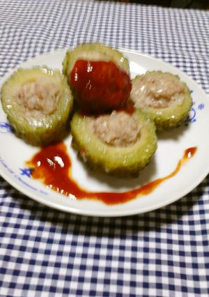 簡単★肉詰めゴーヤ〜ニンニクトマトソース-レシピのメイン写真