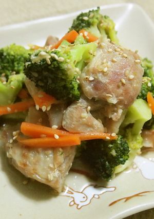 鶏肉とブロッコリーのごま味噌炒め-レシピのメイン写真