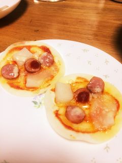 餃子の皮で簡単ピザ *-レシピのメイン写真