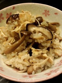 白だしで簡単♪きのこと油揚げ炊き込みご飯-レシピのメイン写真