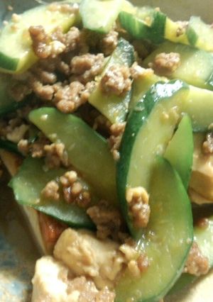 きゅうりで♪豆腐ひき肉の甘辛炒め-レシピのメイン写真