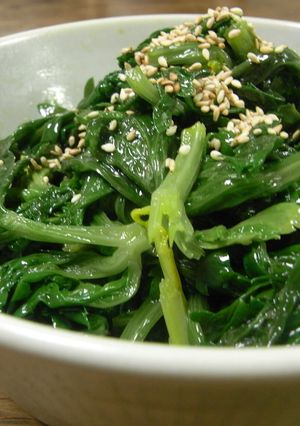 セロリの葉胡麻和え-レシピのメイン写真