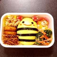 รูปของ キャラ弁 ハチ？イモムシ？