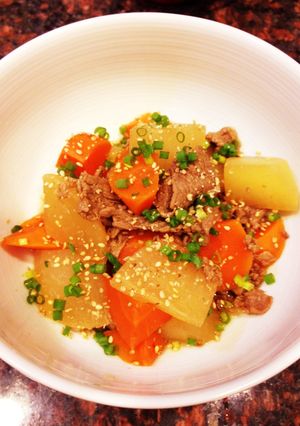 母の味♡大根・人参・牛肉の煮物-レシピのメイン写真