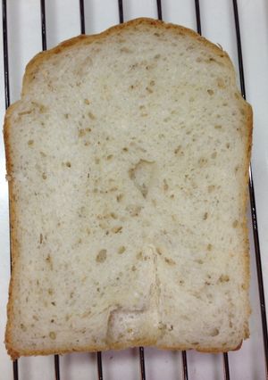 シンプル白ごま食パン（HB早焼き）-レシピのメイン写真