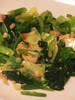 小松菜と豚肉にんにく炒め-レシピのメイン写真