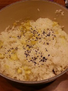 ルクルーゼ、さつまいもご飯-レシピのメイン写真