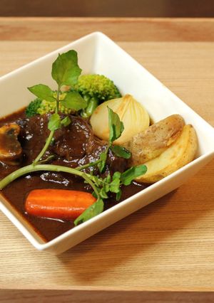 洋食屋さんのレシピで!肉塊ビーフシチュー-レシピのメイン写真