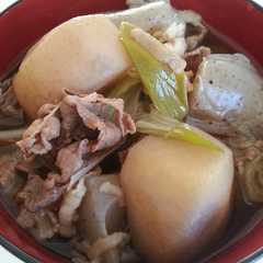 รูปของ 牛肉の芋煮(醤油味)