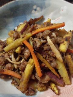 ☆さつまいもと豚挽き肉と人参の甘辛炒め☆-レシピのメイン写真