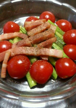 アスパラとトマトのベーコンホットサラダ-レシピのメイン写真