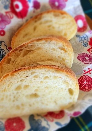 安いオーブンレンジで焼くこねないバゲット-レシピのメイン写真
