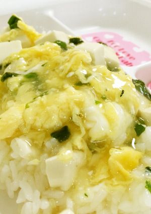 簡単♪離乳食中期~ほうれん草卵とじ丼-レシピのメイン写真
