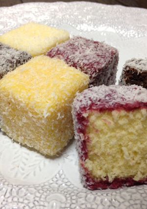 ラミントンケーキ☆フルーツ＊ガナッシュ-レシピのメイン写真