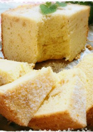 ヨーグルトと桃のシフォンケーキ-レシピのメイン写真