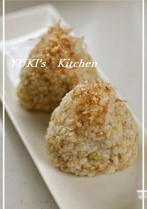 おかかおにぎり❤こっそり昆布茶とチーズ❤-レシピのメイン写真