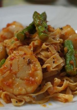 ホタテとアスパラのトマトクリームパスタ-レシピのメイン写真