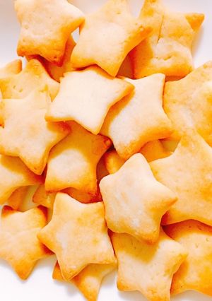 材料4つ♪型抜きクッキー-レシピのメイン写真