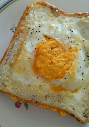 ﾌﾗｲﾊﾟﾝでｷｬﾍﾞﾂ卵ﾁｰｽﾞﾊﾟﾝ-レシピのメイン写真