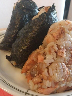 焼鮭の残りで☆てんかすと鮭のおにぎり☆-レシピのメイン写真